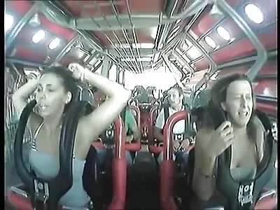 אפרוח מסודר כופף את גבה לפני שכנתה בעדינות. סקס מבוגרות חינם