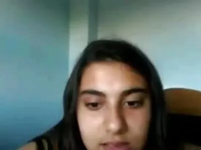 בחורה מצוינת שאינה יודעת שובע פןרנו חינם החליטה לקפוץ על איבר מינו של הבחור.