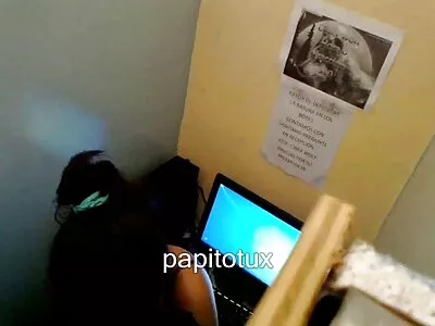 אמא חורגת עם חזה גדול ריגלה אחרי בנה החורג סקס צעירות חינם במקלחת והחזיקה לו חברה.
