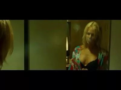 המציצן התקין מצלמה מצלמות לייב פורנו נסתרת בסולריום.