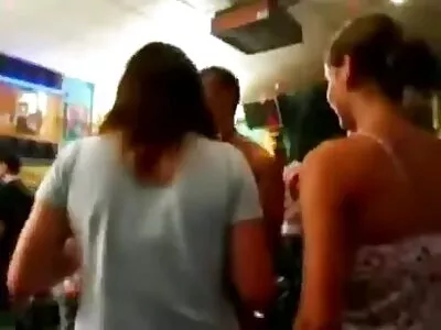 הקפטן דפק את אשתו במטבח לאחר מסע ארוך. סרטי ס חינם