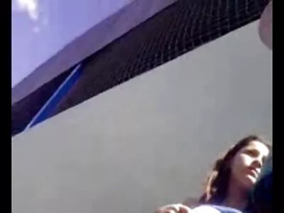 גברת סקסאתר מצליחה מצצה פין חזק.