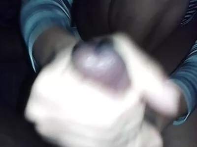 ילדה יפה מנקר את הכוס שלה עם סקס חינם צעירות צעצוע וגומרת ממנו.