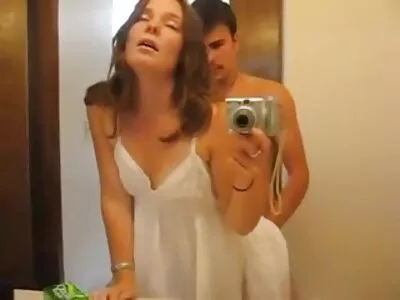 מזדיין אחרי תה עם מטומטם סרטיסקב מבוגר.