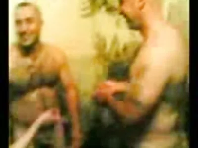 ארבע עיניים סרטי פורנו לצפייה ישירה בחינם עיסוי כוס עם ויברטור.