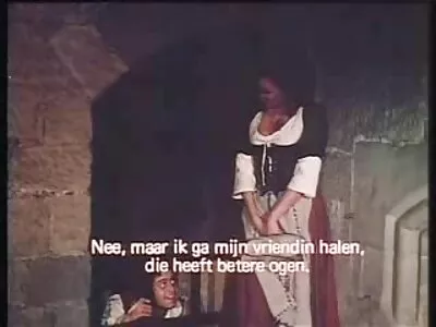 בזמזום סקס חינם פורנו ענק, היא מצצה בתורה והתיישבה על הזין של הבחור.