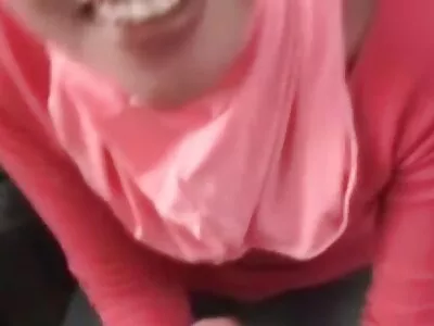 הבת החורגת האדומה הסתיימה באלימות על זין גדול של לייב סקס חינם אב חורג נרגש.