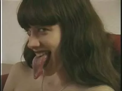 במקום עיסוי, דרדסקס הילדה השלל החלה להתעלל.