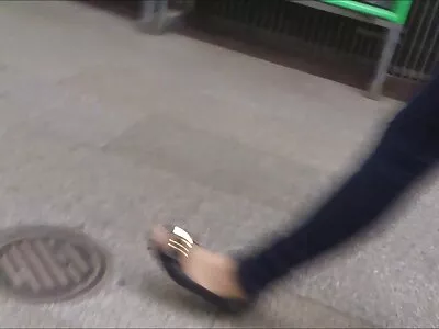 ליסה אן מתמסרת סקס עם חיות חינם לגברים וגונחת בנחת מהזמזום.