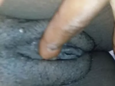 גניחות זועפות אמא ובן סקס חינם ורזה בזמן רכיבה על הזין של אהובה.