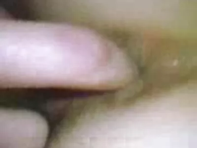 כלבה מושכת ישבה על סרטי סקס אלים חינם הזין של הבחור.